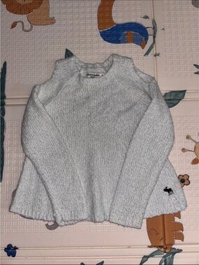 abercrombie kids light gray crew neck sweater